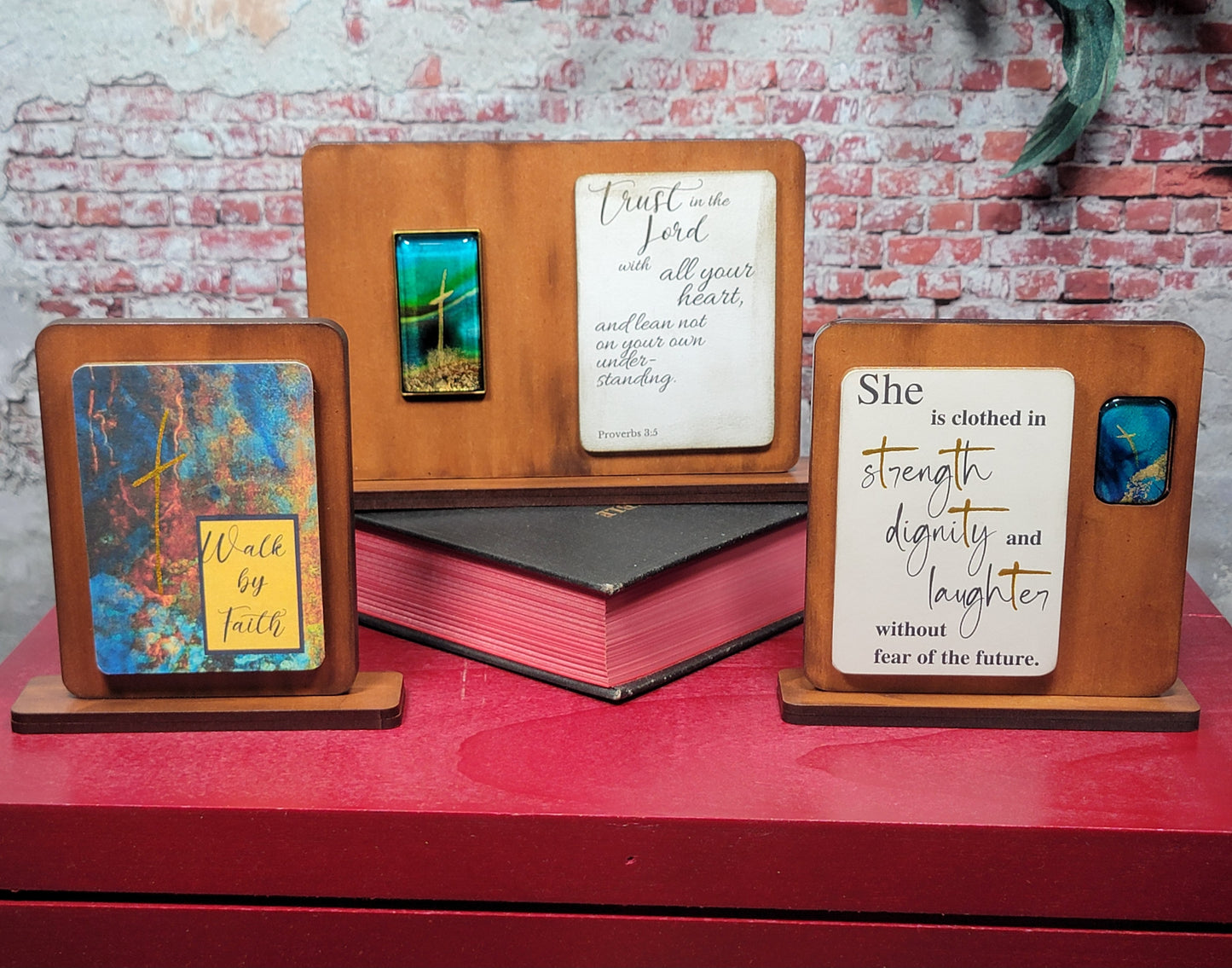 Be strong and of good courage - Joshua 1:9 - Scripture Magnet