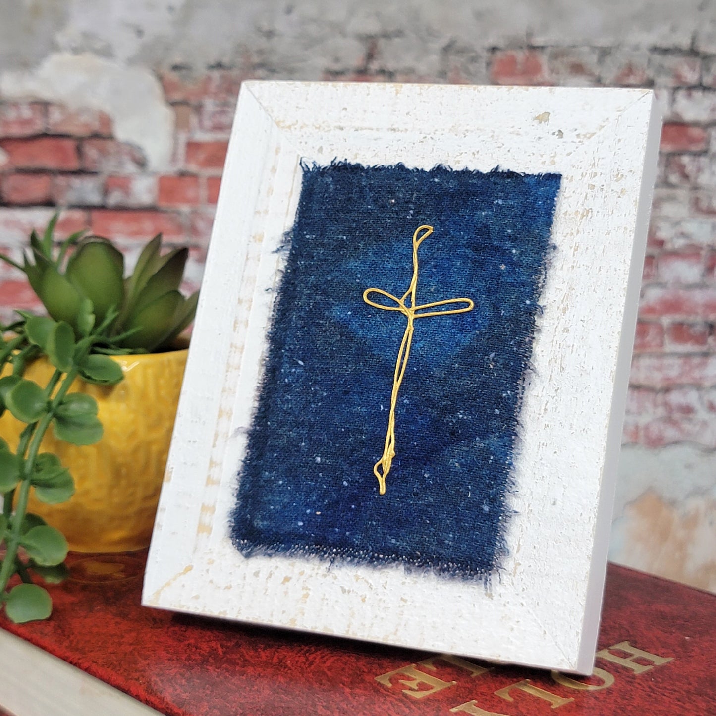 Swirled Cross on Silk Noil Mini Frame (332)