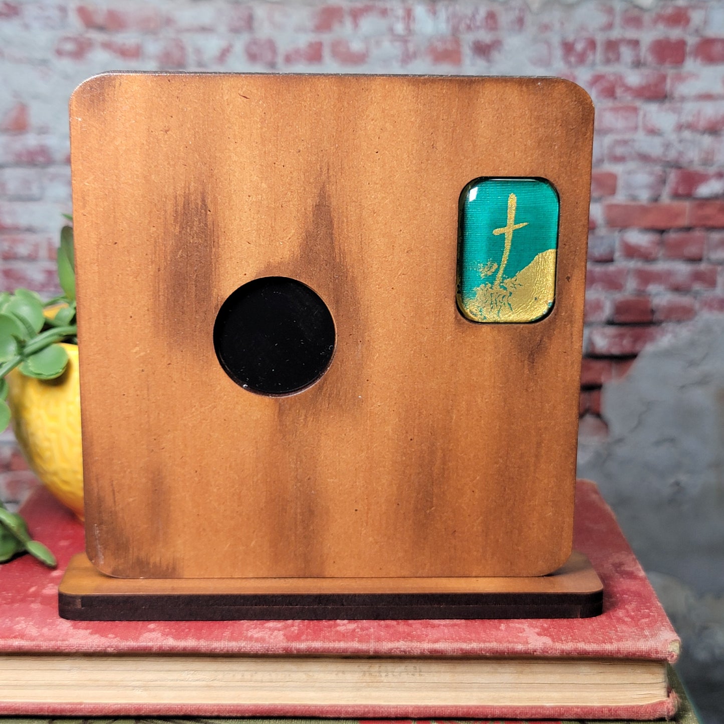 Magnet Frame - Single w/ Silk Cross Gem - 13